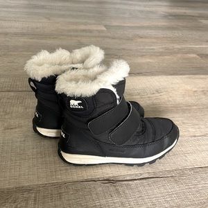 Sorel girls Whitney II Strap winter waterproof snow boot kids 13 black velcro